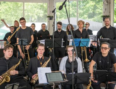 Die Unibigband im Musikpavillon